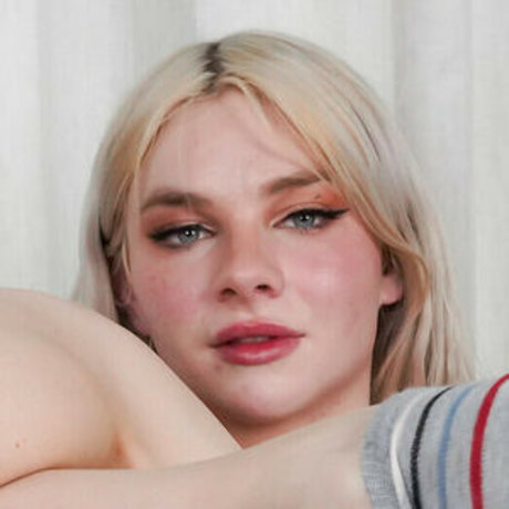 Naakte gelekte OnlyFans-foto van Minx Maven