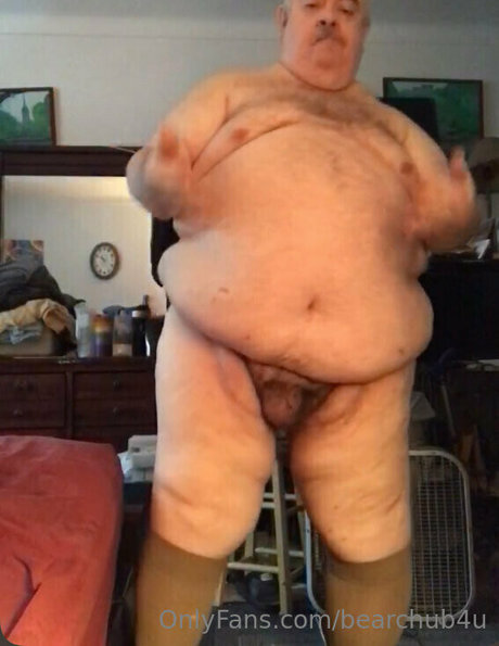 Naken läckt OnlyFans-bild av Bearchub4u