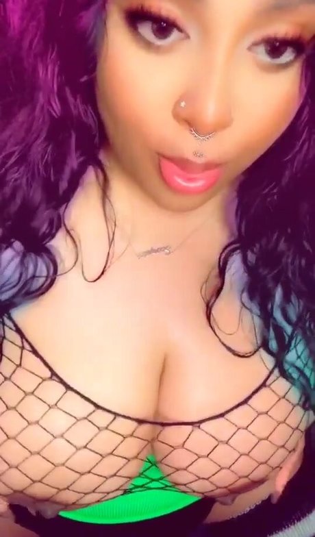 Naken läckt OnlyFans-bild av Gotmilkers