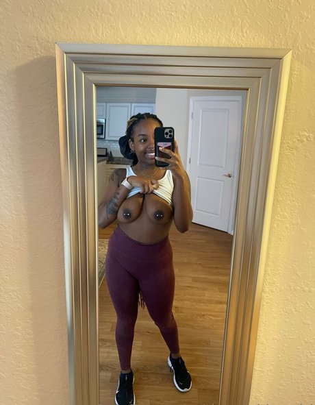 Naakte gelekte OnlyFans-foto van Thecookieswirl