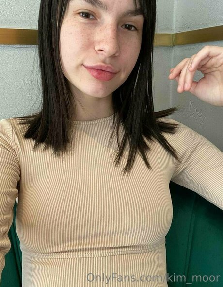 Naken läckt OnlyFans-bild av Kim Moor