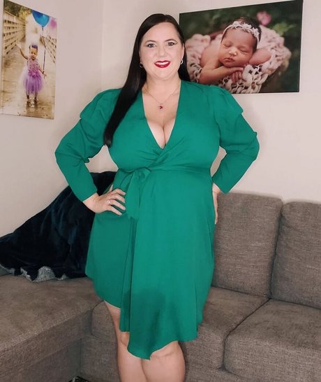 Alaston vuotanut OnlyFans-kuva Curvesandcableweights