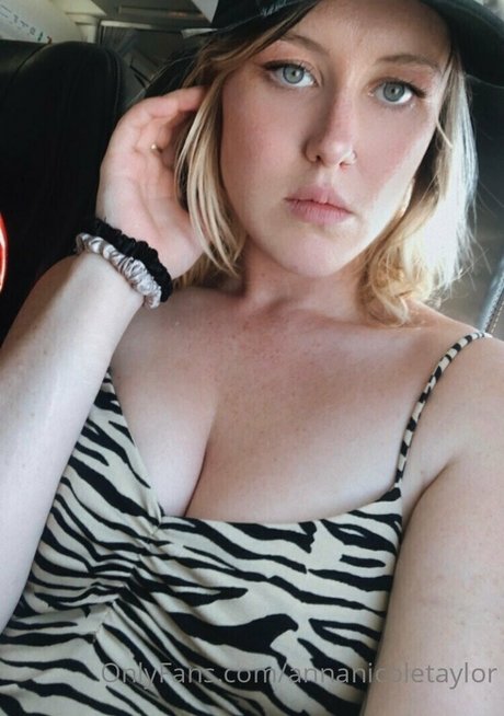 Nagie wyciekłe zdjęcie OnlyFans od Annanicoletaylor