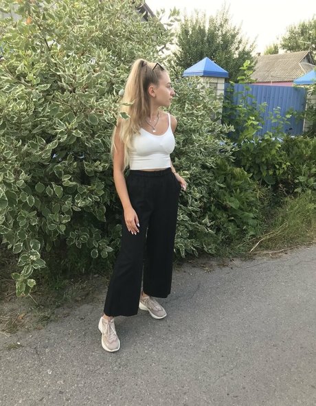 Littlevirginnn naked leaks OnlyFans pic