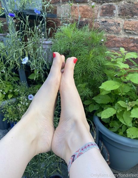 Foto di nudo di fuga di OnlyFans di Fondafeet