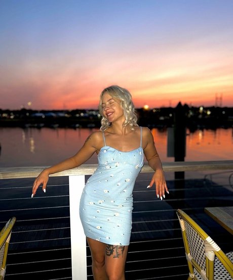 Alexamalbec naked leaks OnlyFans pic