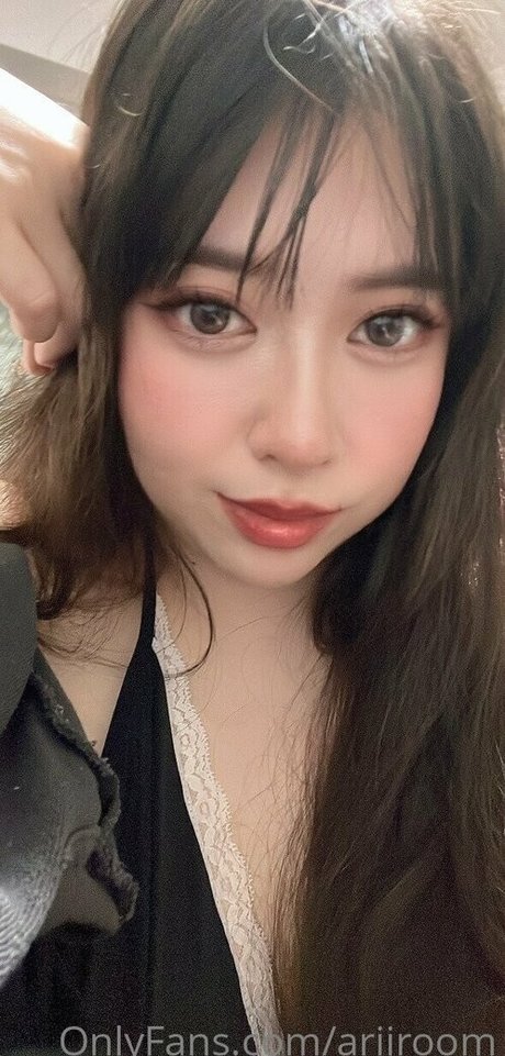 Ariiroom naked leaks OnlyFans pic