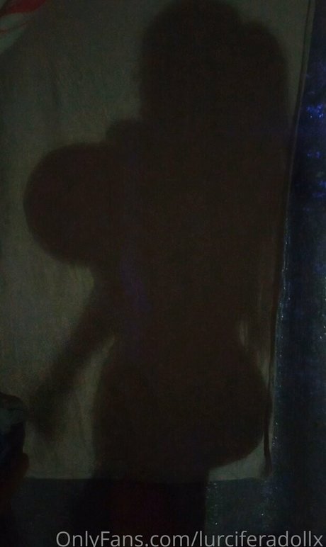 Alaston vuotanut OnlyFans-kuva Lurciferadollx