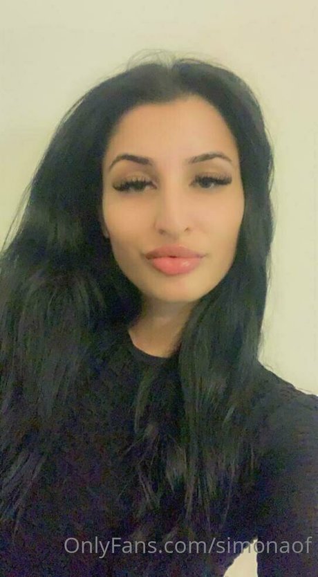 Alaston vuotanut OnlyFans-kuva Simonaof