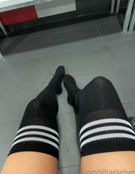Lilfragilefeet OnlyFansリークヌード写真